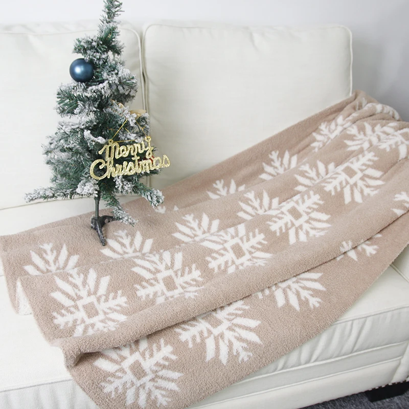 Custom logo Eco-friendly luxury 100% polyester plush quality throw blanket for home decoration