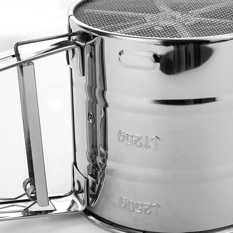 Stainless steel hand-held flour sifter Hand pressed semi-automatic filtering flour sifter Small flour sifter
