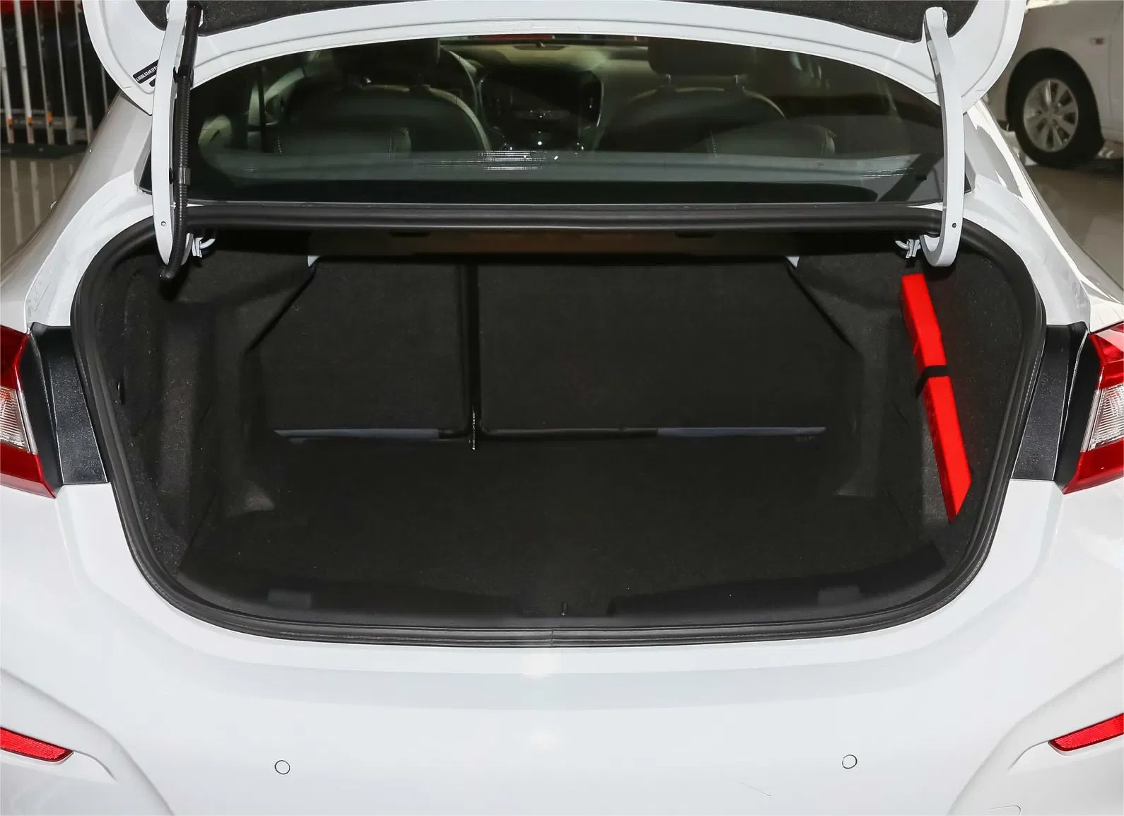 Chevro-Let Cruze Car Sedan Automatic Gasoline Sedan Chinese Used Car in Stock