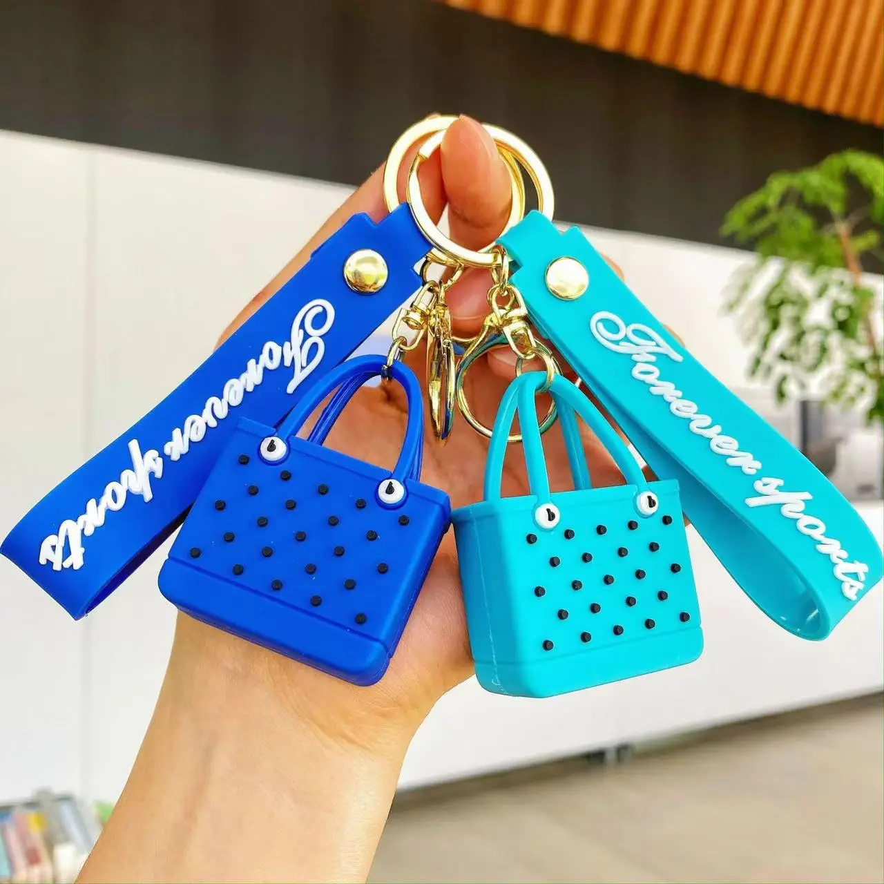 Hot sales 9 colors 3D EVA beach Bogg bag Custom Llaveros Cartoon Bag Cute Car accessories Rubber key chains