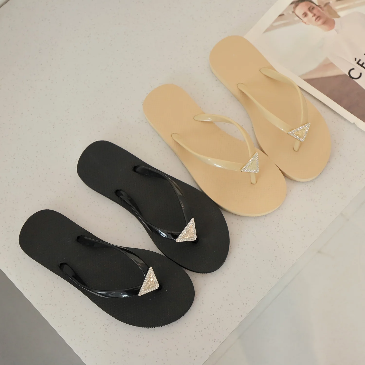 Factory Supply Ladies Flip Flops Women Shoes Fashion Customized Non-Slip Beach Flat Slippers