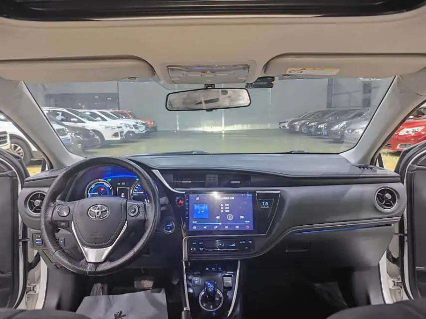 Используемый 2017 TOYOTA Corolla 1 8 CVT Элитный классический автомобиль подержанные гибридные автомобили Toyota на продажу