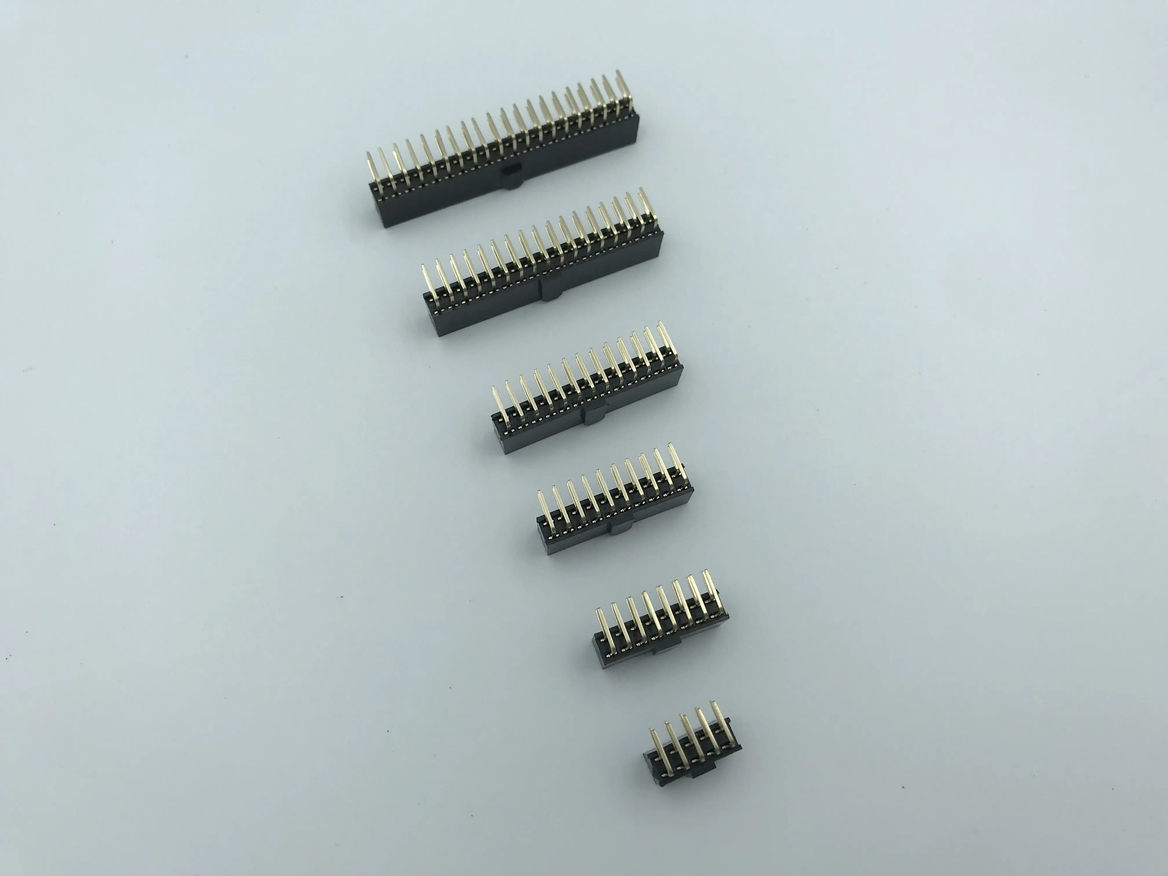 2.54mm right angle Female Header Connector Dual Row R/A PCB with polarizing bump