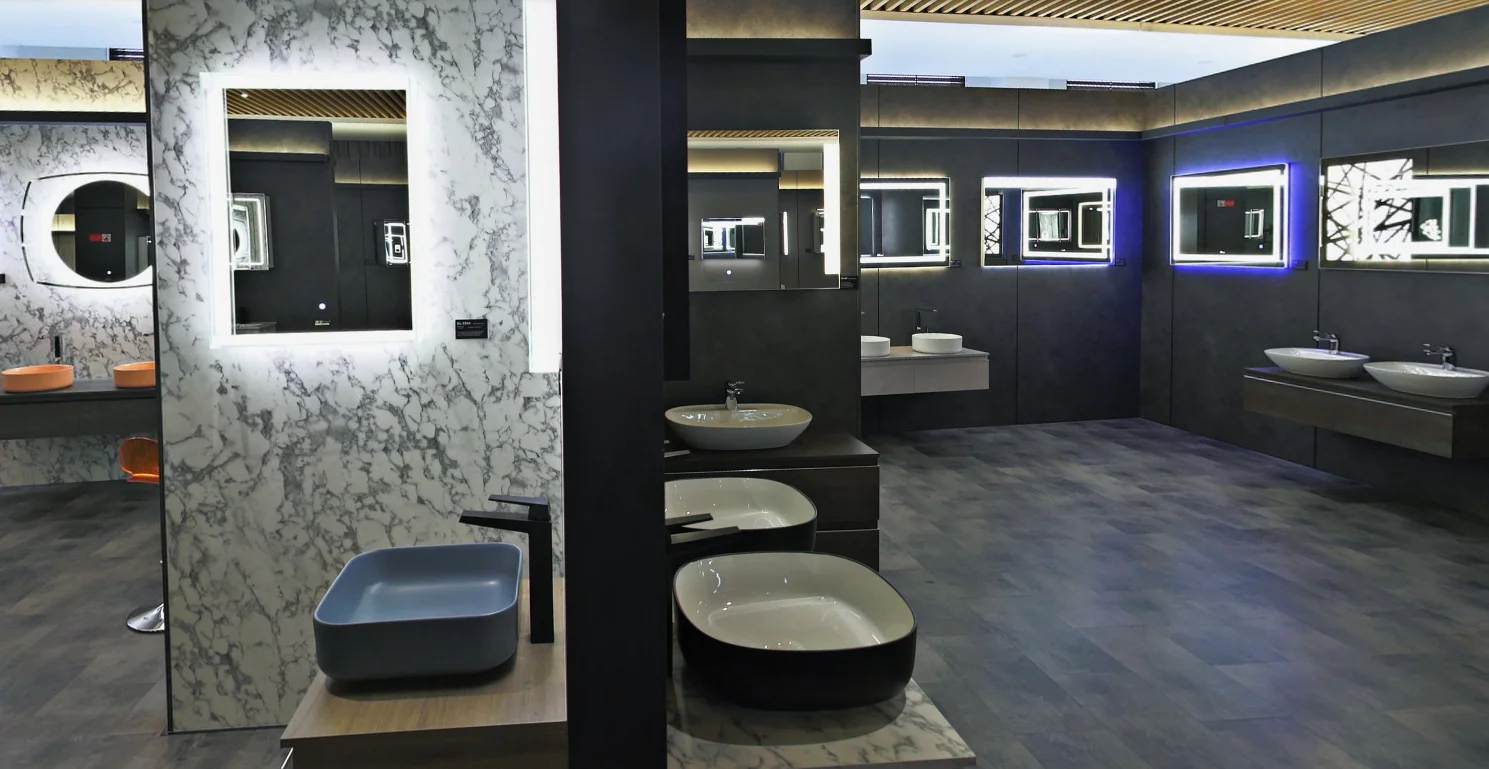 Waterproof Backlight Lit Modern Bath Bathroom Vanity Smart Mirror Single New Arrive Europe American Led Cabinet Mirrors