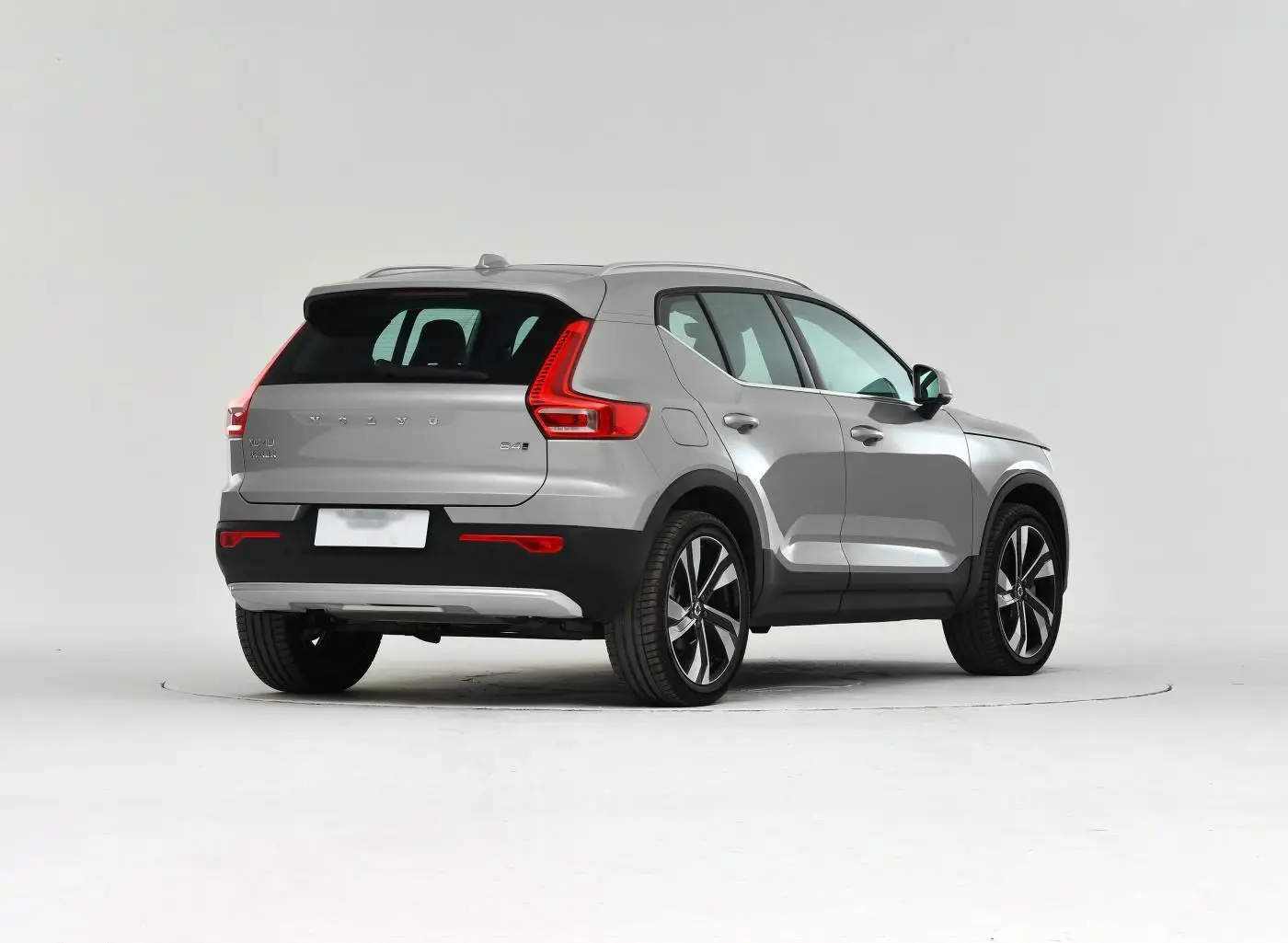 Volvo XC 40 высокоскоростной гибридный Электрический внедорожник в наличии 5 дверей мест длинный срок службы 4WD с левым рулевым управлением