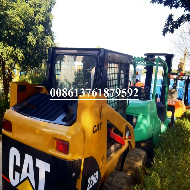 Погрузчик с бортовым поворотом CAT 226B mini caterpillar б/у полностью гидравлический фронтальный
