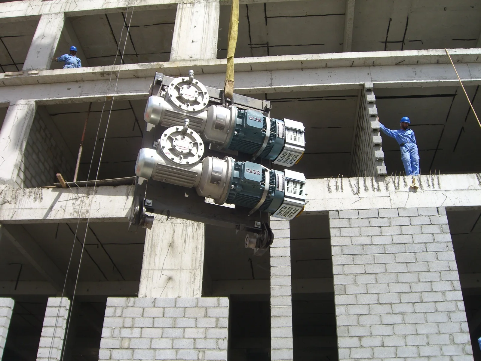 Building material elevator rack and pinion construction hoist manufacturer with CE and EAC certificate