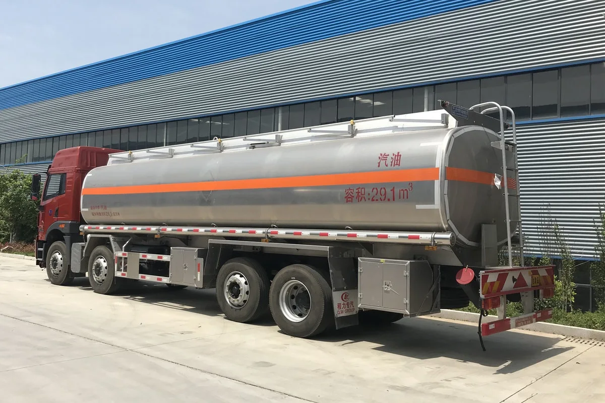 Heavy duty Aluminum fuel tanks trucks anti theft oil 5000 liter Chinese flammable petrol tanker truck for special transportation