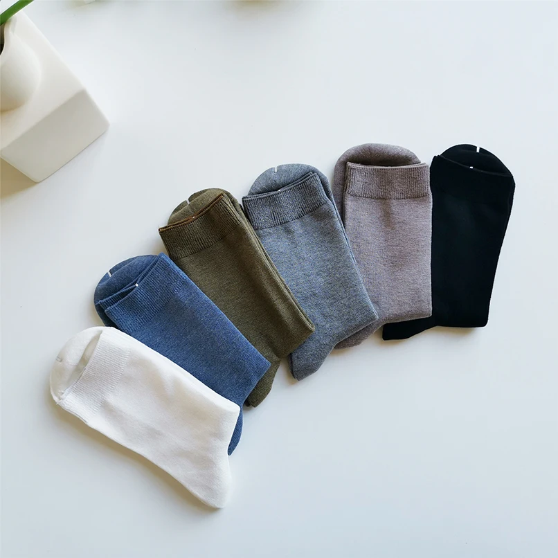 Wholesale Low MOQ Custom Logo Designers Socks for Men Business White Dressing Fashionable Luxury 100% Organic Long Cotton Winter