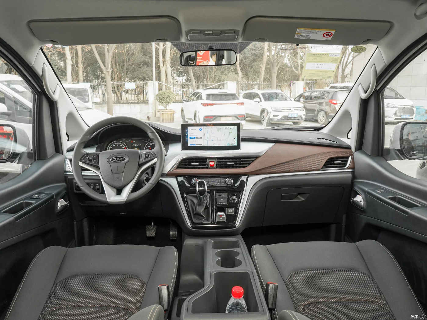 JAC Ruifeng E3 new energy electric vehicle five door seven seat MPV business reception the best choice for family travel