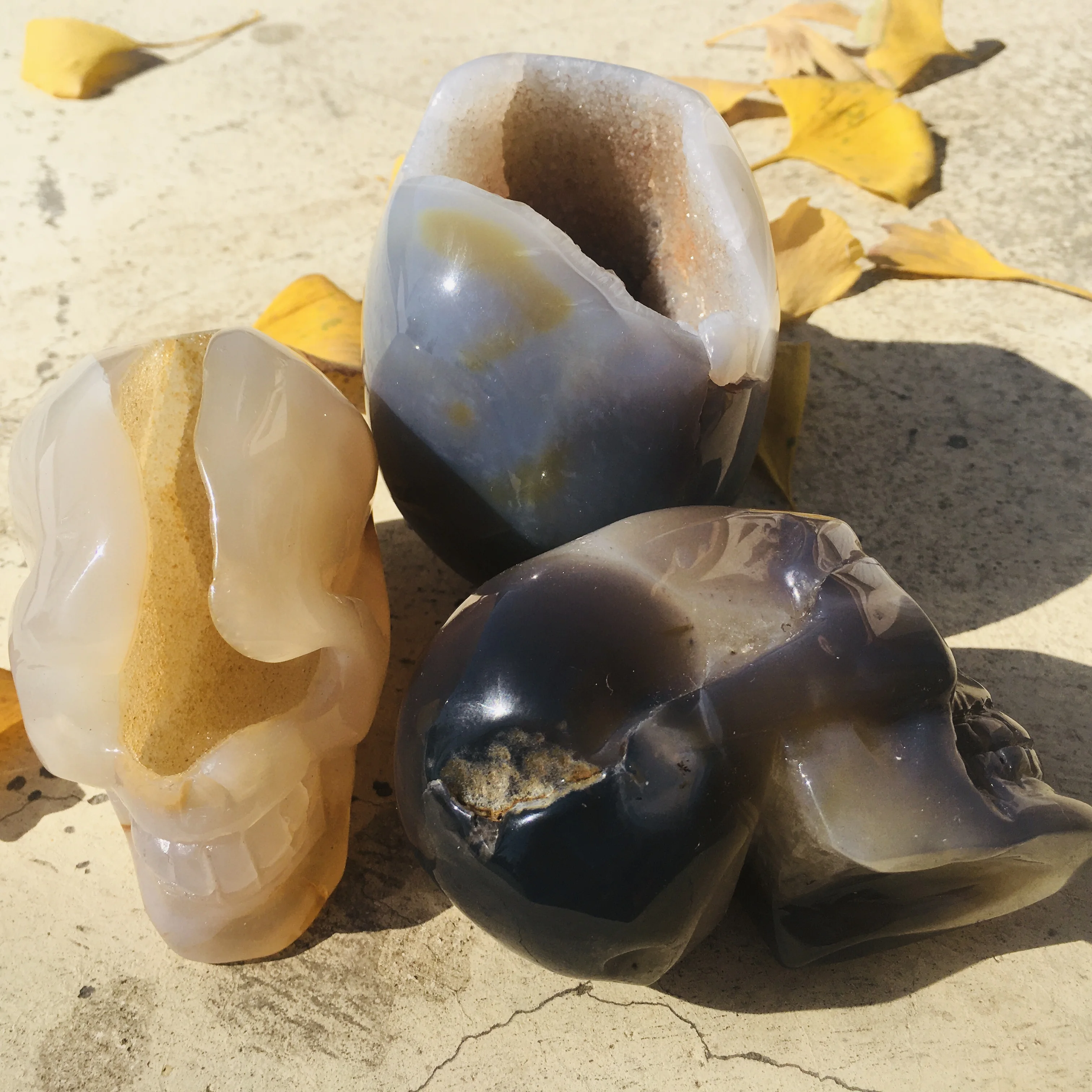 
Wholesale sales of high quality natural crystal crafts polished agate geode skulls for healing 
