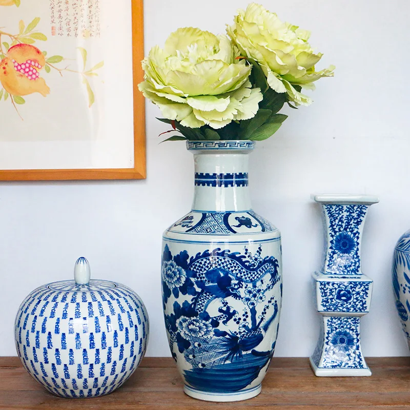 Chinese porcelain vase with blue and white hand painting  dragon classical ceramic vintage bottle for hotel and home decorative