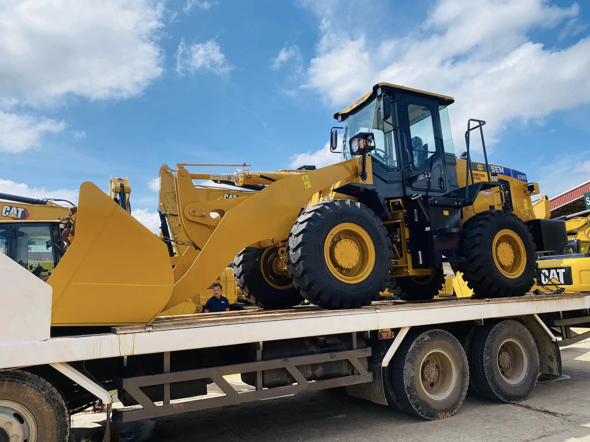 Brand New 5 Tons SEM655D Wheel Loader with Hammer Breaker and Air Conditioner for sale to Bolivia