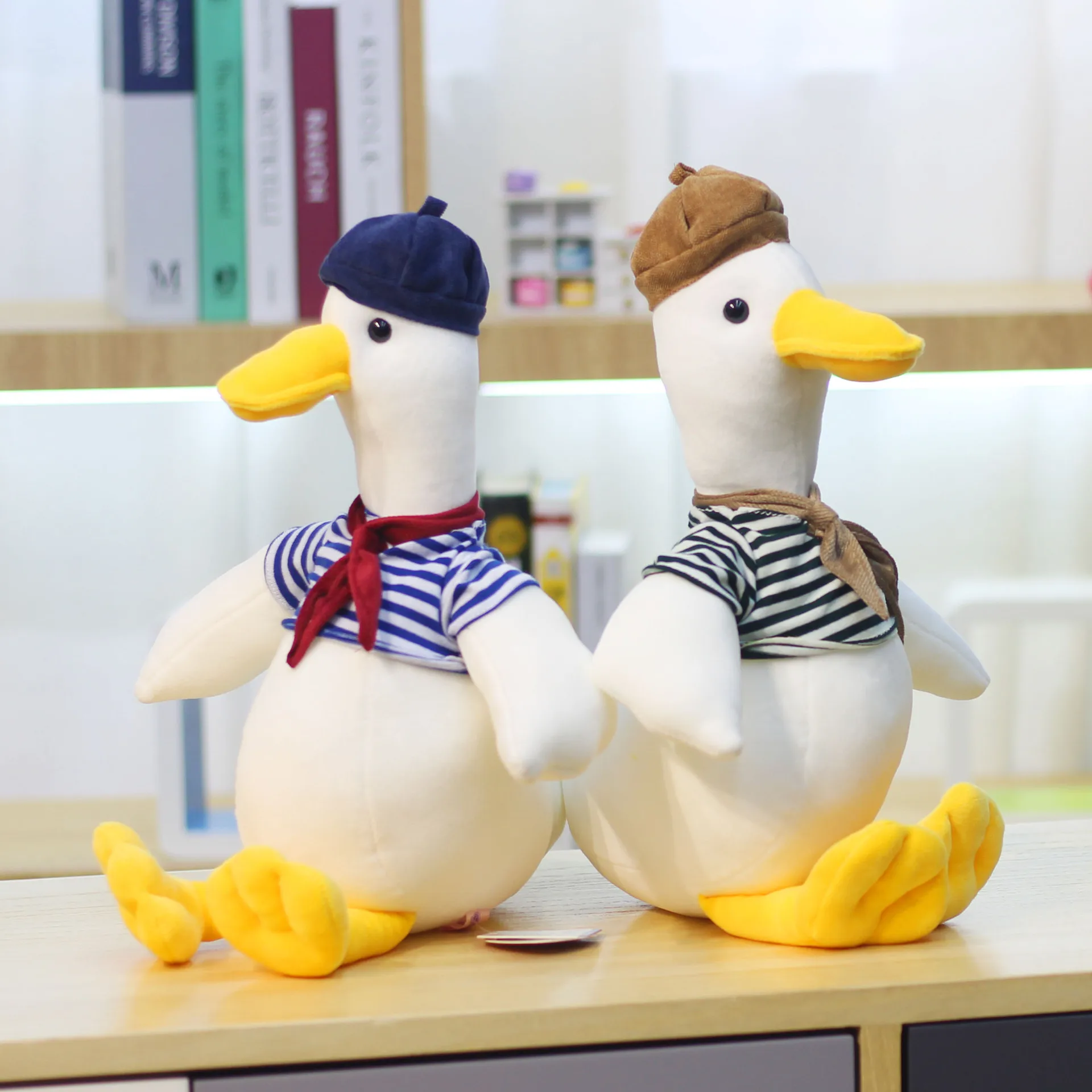 High Quality Colorful Plush Wholesale kawaii plush toy  Painter Goose toys custom mini plush duck toy  for Women