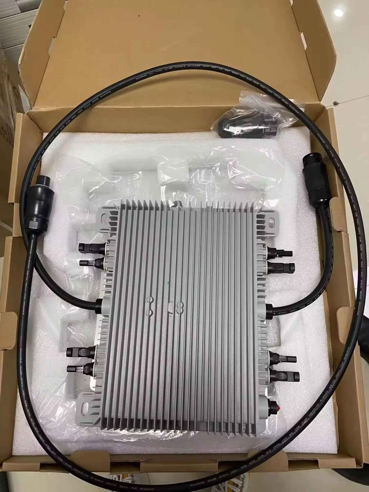 15 years warranty deye microinverter 600w 800w 2000w Sales Promotion 600W Deye Micro Inverter Sun600g3-eu-230