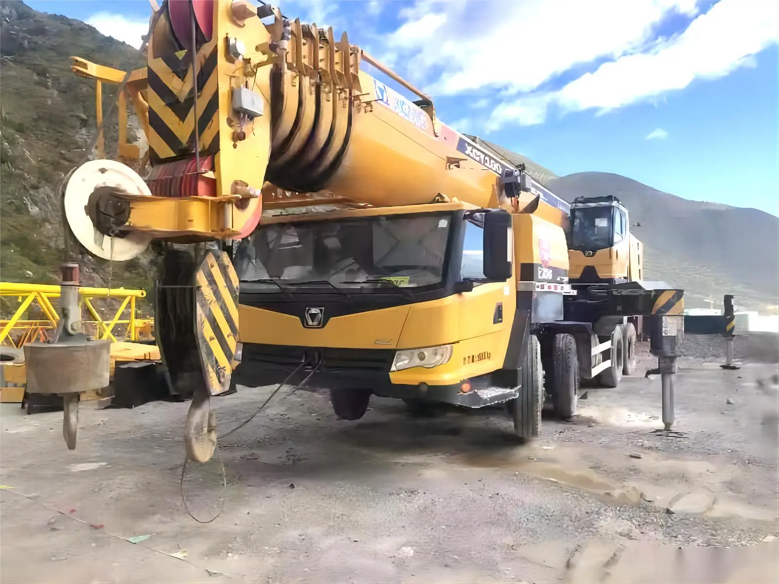 XCMG Official XCT100 2014 Year Second Hand Crane Used 100 Ton Mobile Truck Crane For Sale