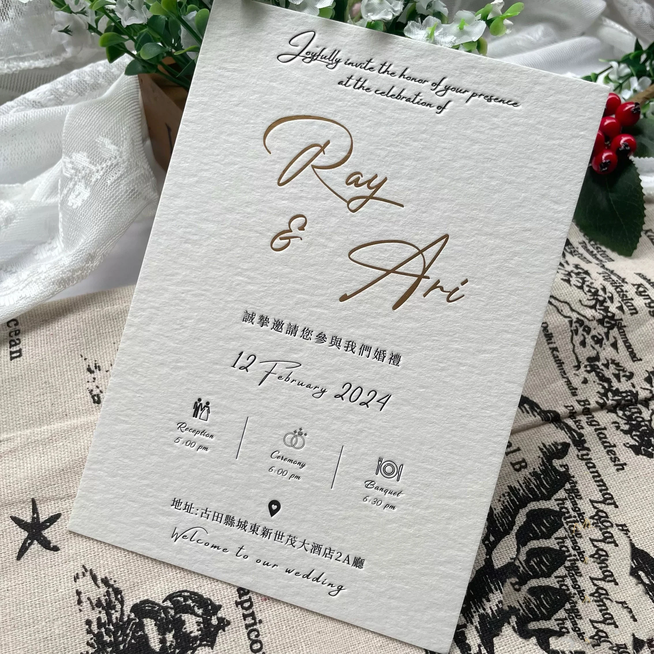 Customized design bridal shower 250gsm gold glitter paper engagement birthday quinceanera wedding invitations with rsvp cards