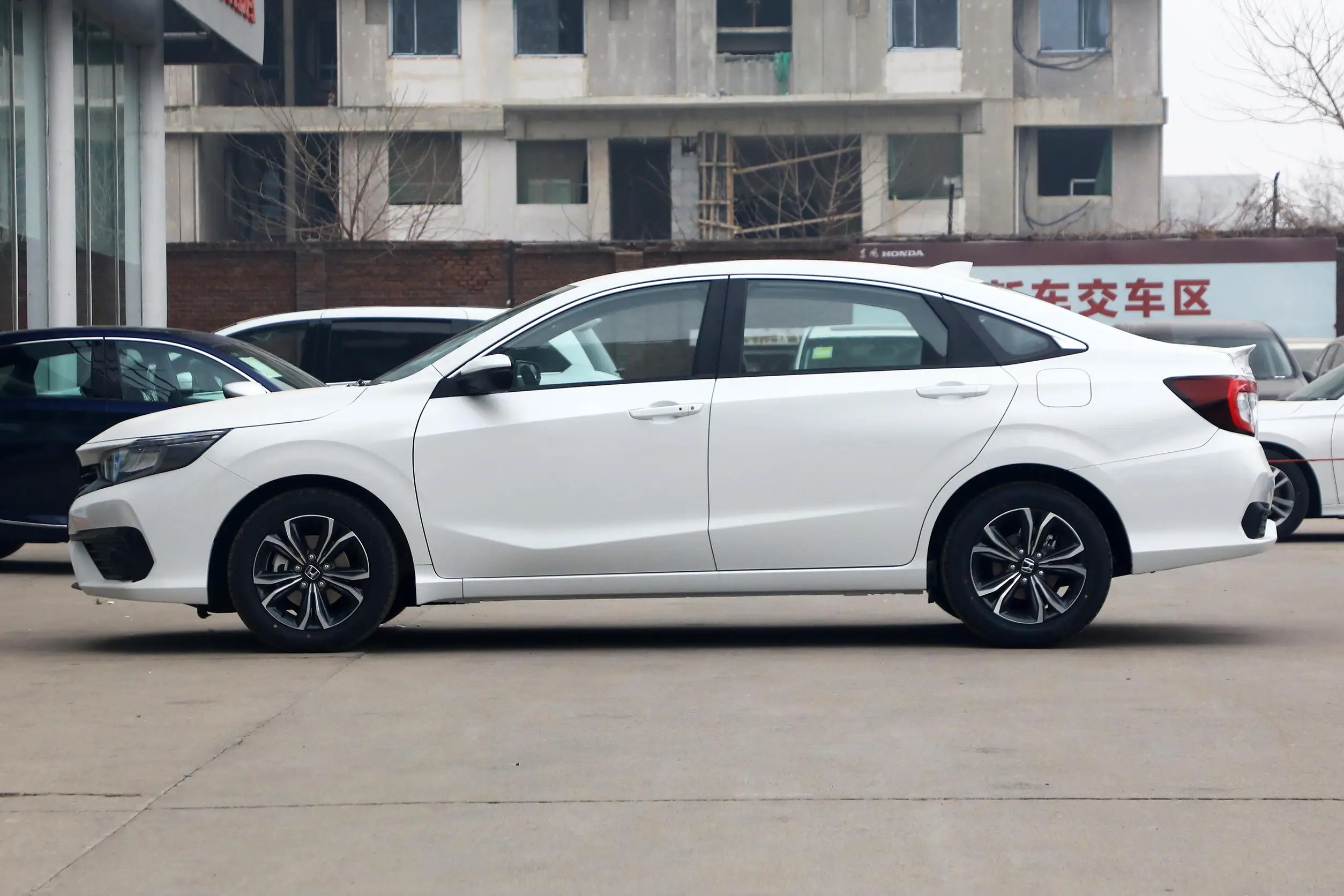Superior Quality sedan car for Honda four wheel gasoline vehicle  Front 4+Rear 2 Radar