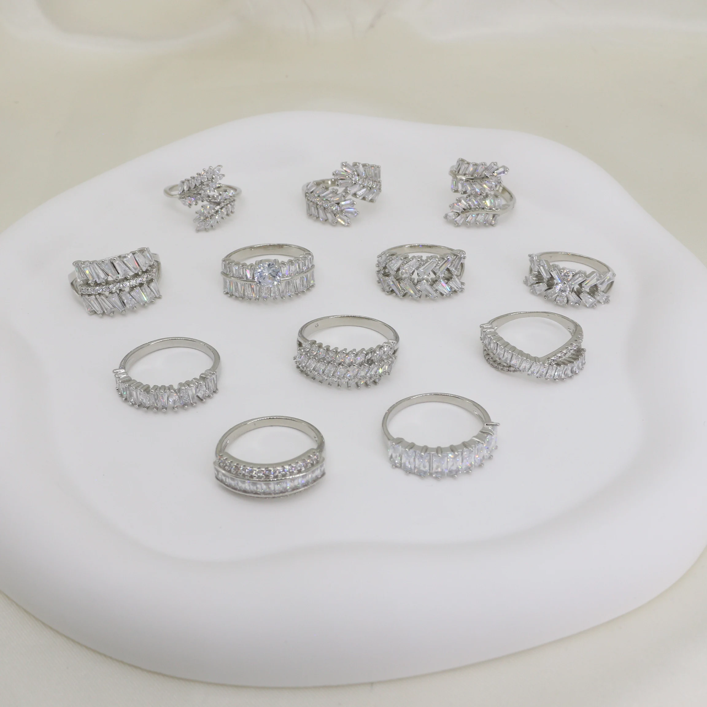 Wholesale Price Factory Supply Adjustable Gold Plated Baguette Stone Jewelry Ring Zircon Wedding Rings For Women