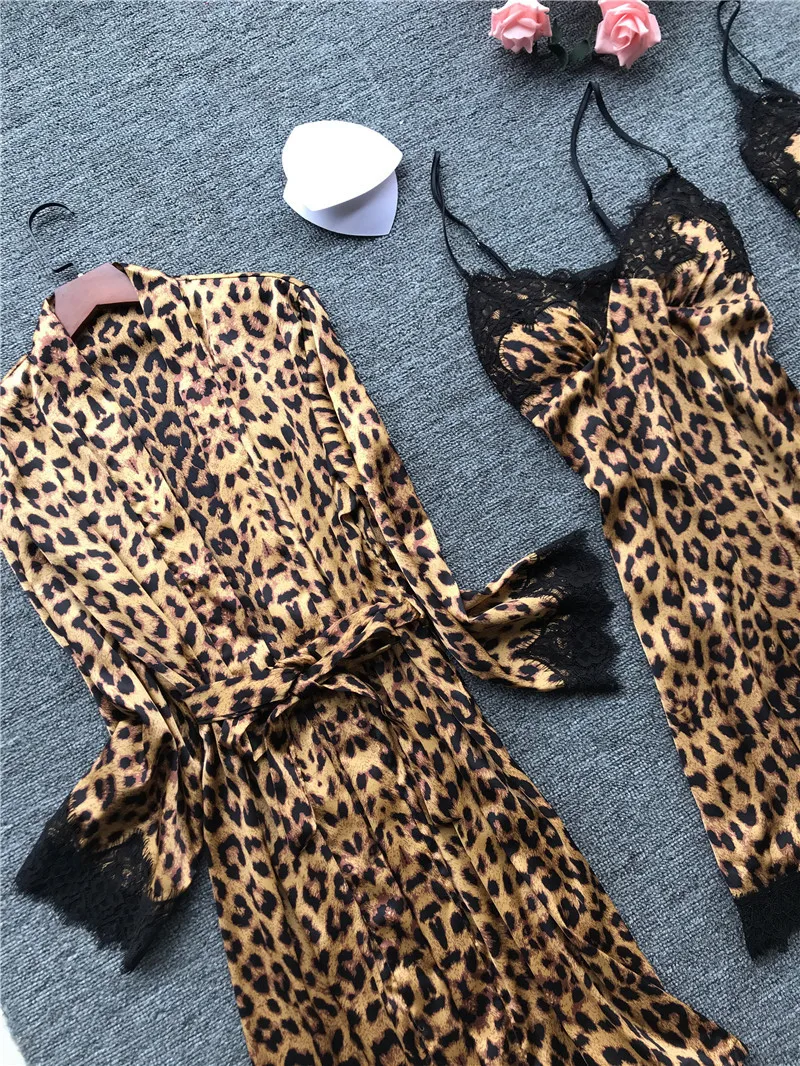 
Spaghetti Strap Dress Sexy Imitated Silk Pajamas Sexy Photos Of Girls Nightwear Satin Shorts Pajama Set 
