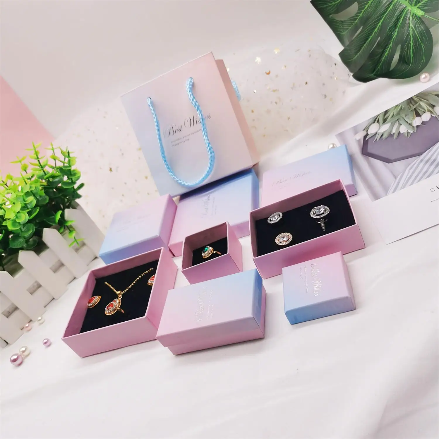 New Cardboard Jewelry Box Case Necklace Earring Brooch Exquisite Design Display Box Jewelry Jewelry Creative Packaging Box