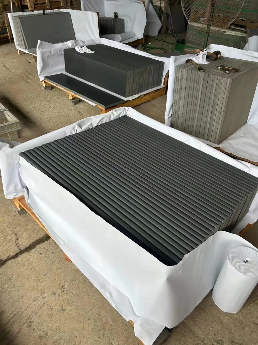 Natural basalt stone for flooring Black basalt for stair or swimming pool cover