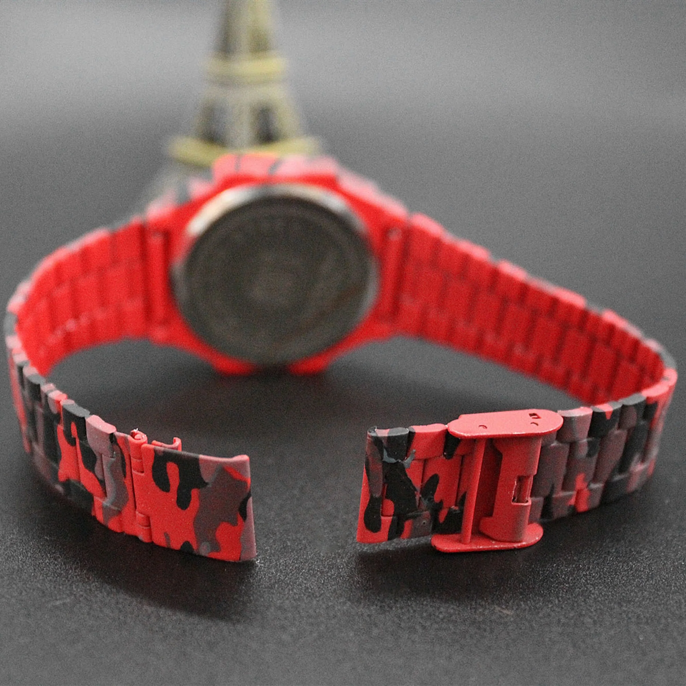 5 Colors In Stock Hand Touch Luminous Camouflage Watch Men Oil Injection Vintage Watch Digital