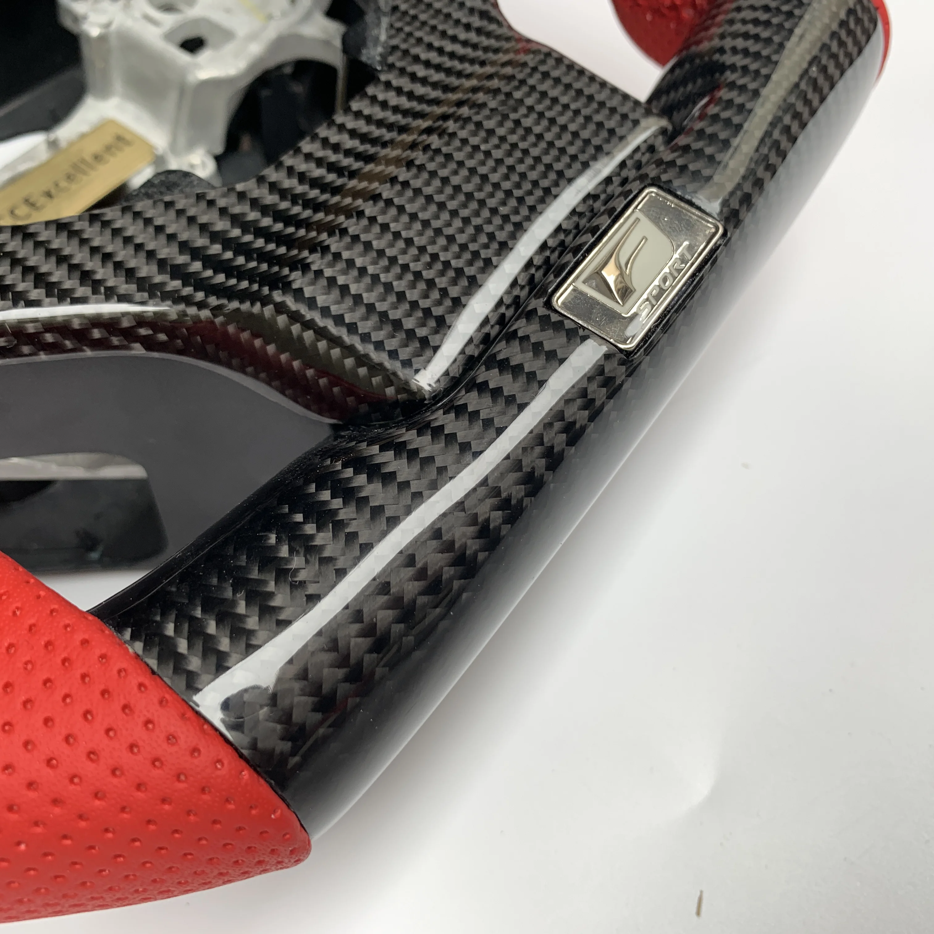 CCExcellent Factory price with gloss carbon fiber red perforated  F1 shape for Lexus is250 carbon fiber steering wheel