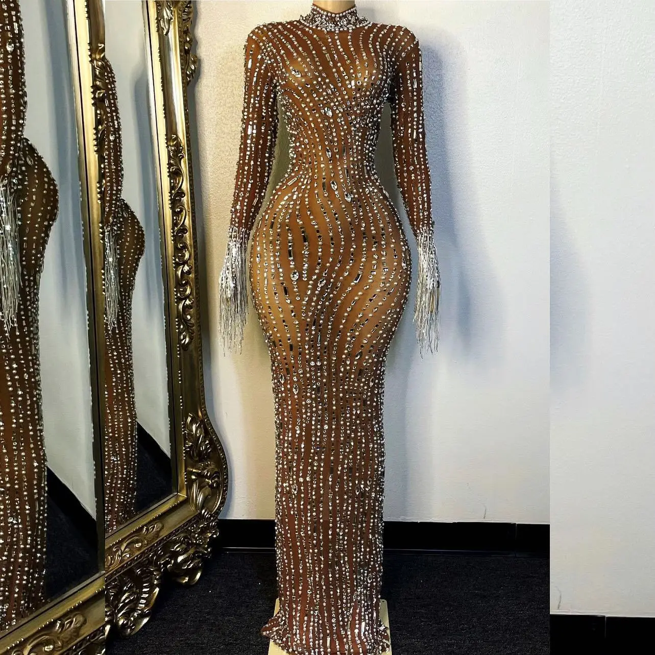 High Quality Crystal Applique Fringe Cuffs Translucent Mesh Long Sleeve Dresses Luxury Beaded Evening Gown Wedding Dress