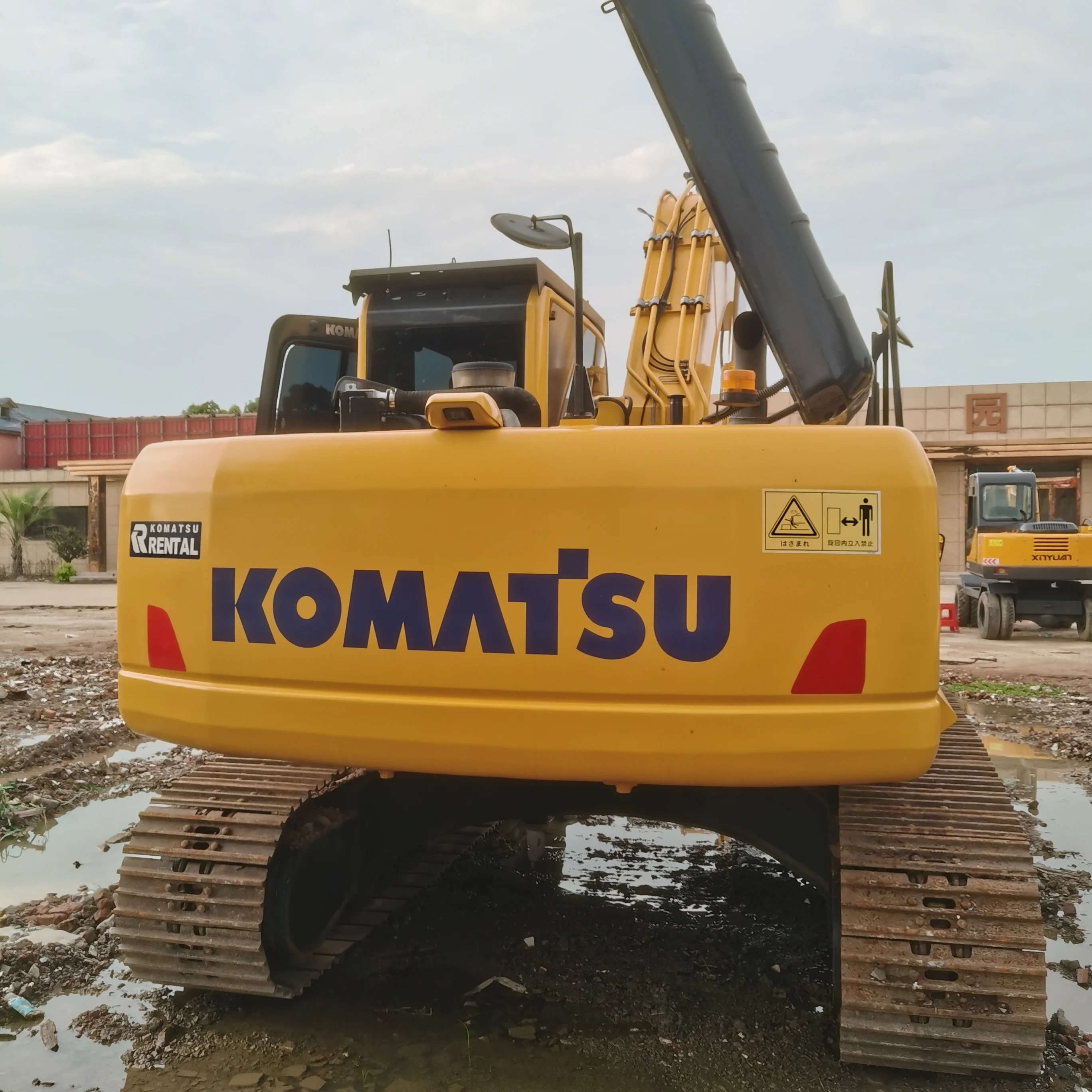 Japanese Original Second-Hand Komatsu PC240-8 Mini Excavator Earth Moving Machinery Core Engine Pump Similar PC270-7/300-7/350-7