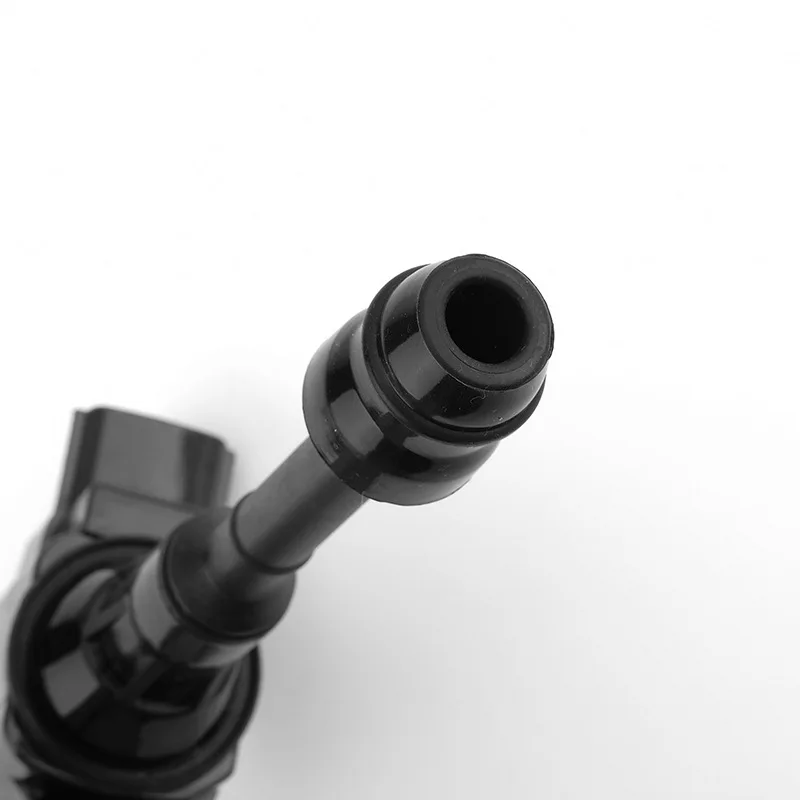 Car ignition coil 22448-8H315 suitable for Nissan Nissan black ignition coil plug