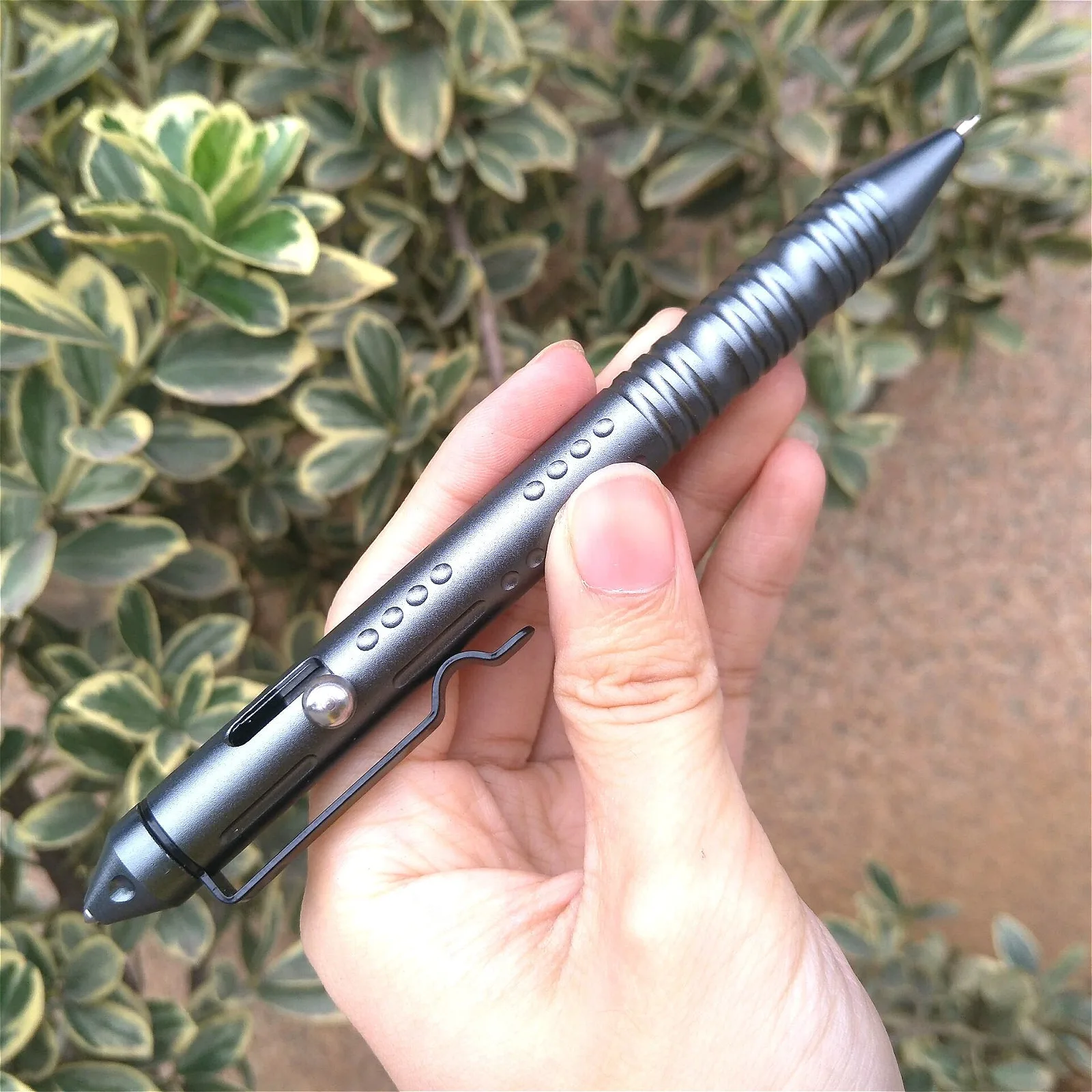 Tungsten steel tip window breaking LOGO Tactical defense pen Bolt Signature pen Outdoor self-defense Ballpoint Pens 1009