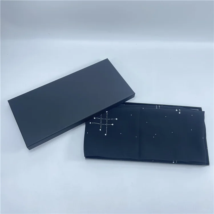 Чистый темно-черный мягкий на ощупь бумажный поставщик упаковки для одежды коробка с крышкой заказ золотой фольги логотип квадратной формы толщиной 2 см биоразлагаемый