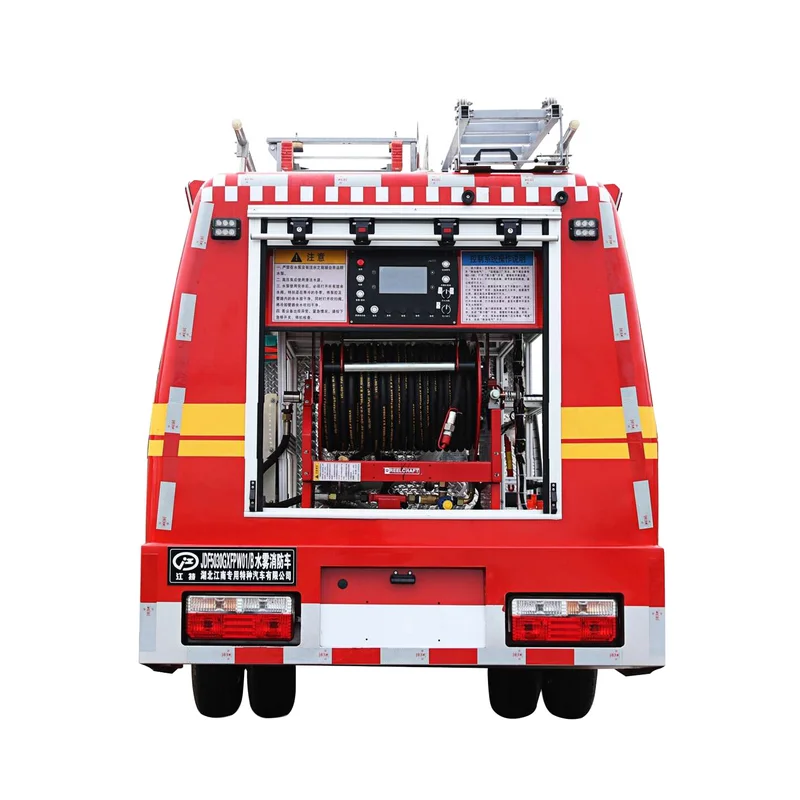 Dongfeng 163HP High horsepower and 8.5CBM large volume tank capacity fire sprinkler truck