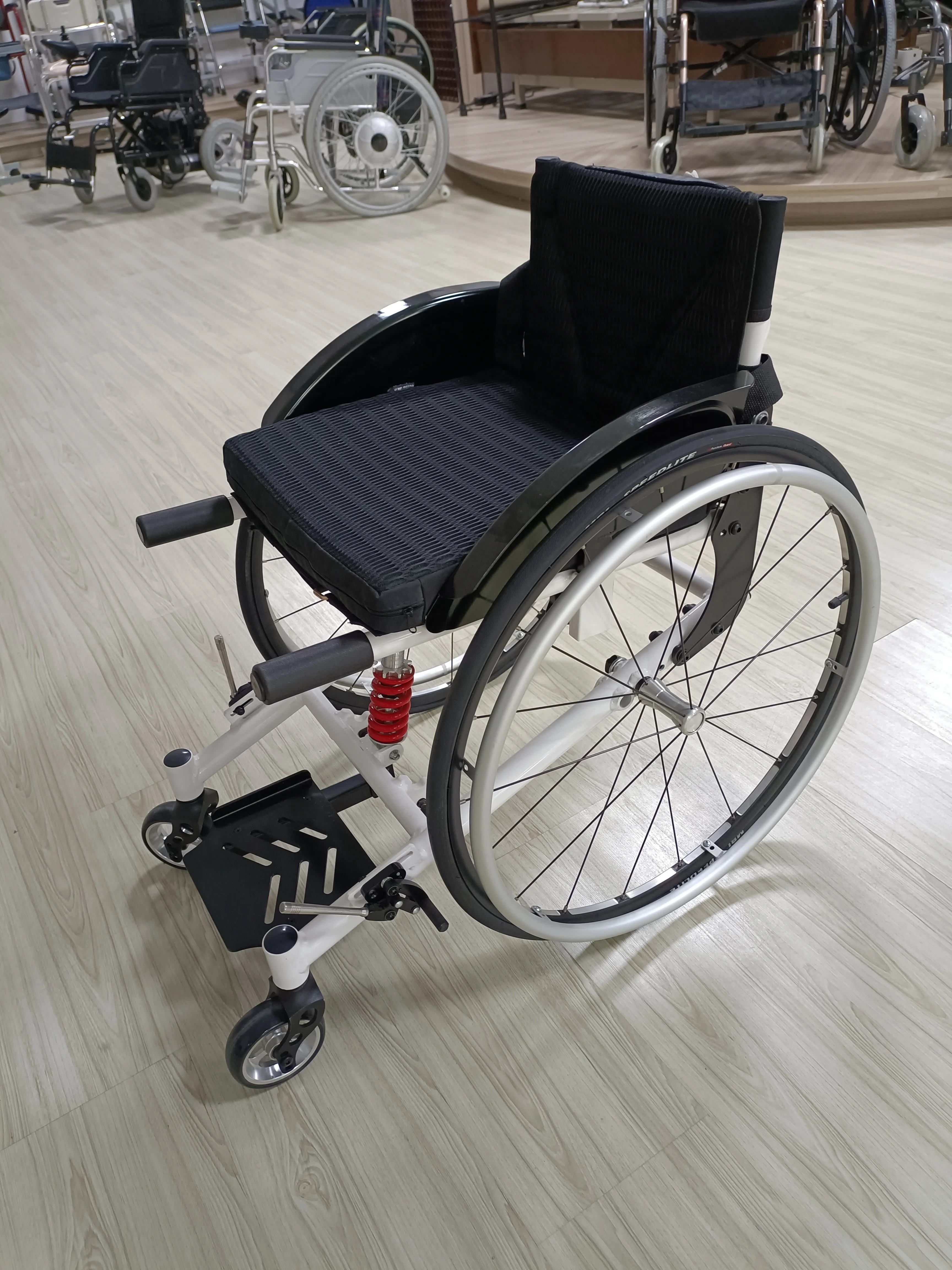 Кресло-каталка с ручным приводом для людей ограниченными возможностями OSEN-RW30 легкая обувь отдыха 85x30x83 см удобный здравоохранения 12 5 кг 1 шт/CTN класс I