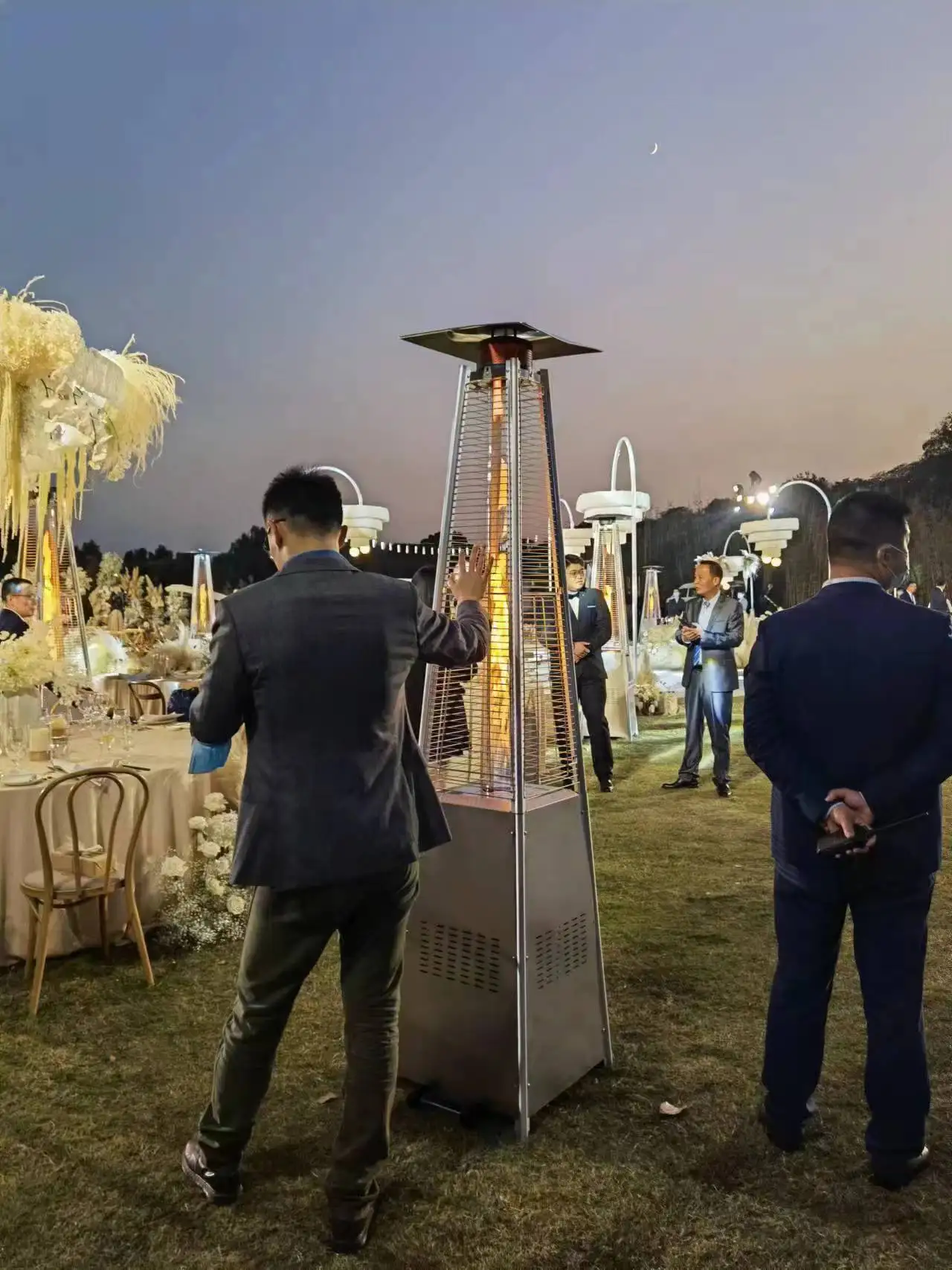 High Efficiency Indoor Outdoor Camping Standing Tower Heater Pyramid Flame Patio Portable Natural Gas Heater