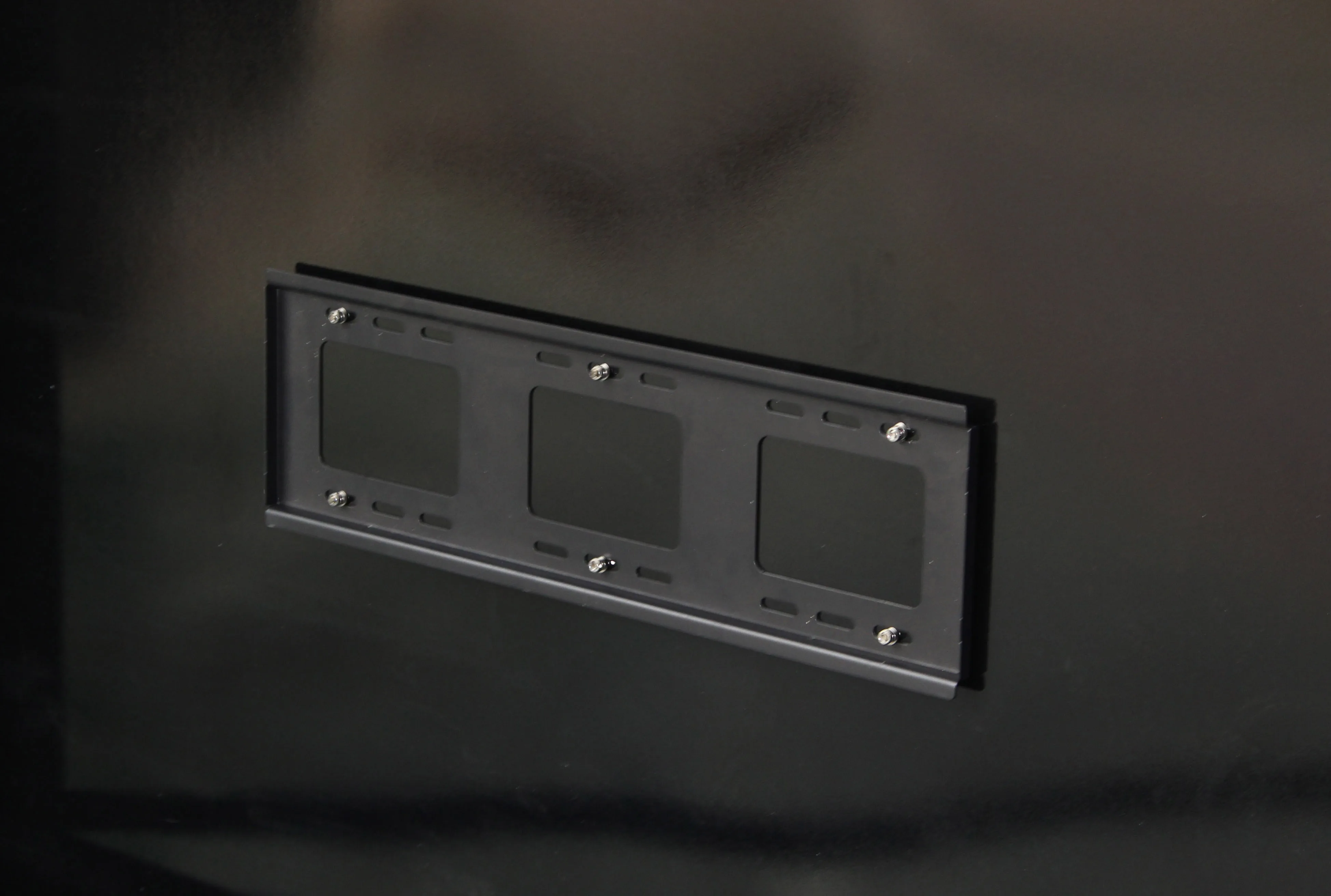 outdoor TV enclosure  Wall Mounting TV Hard Cover Weatherproof Protection Shell