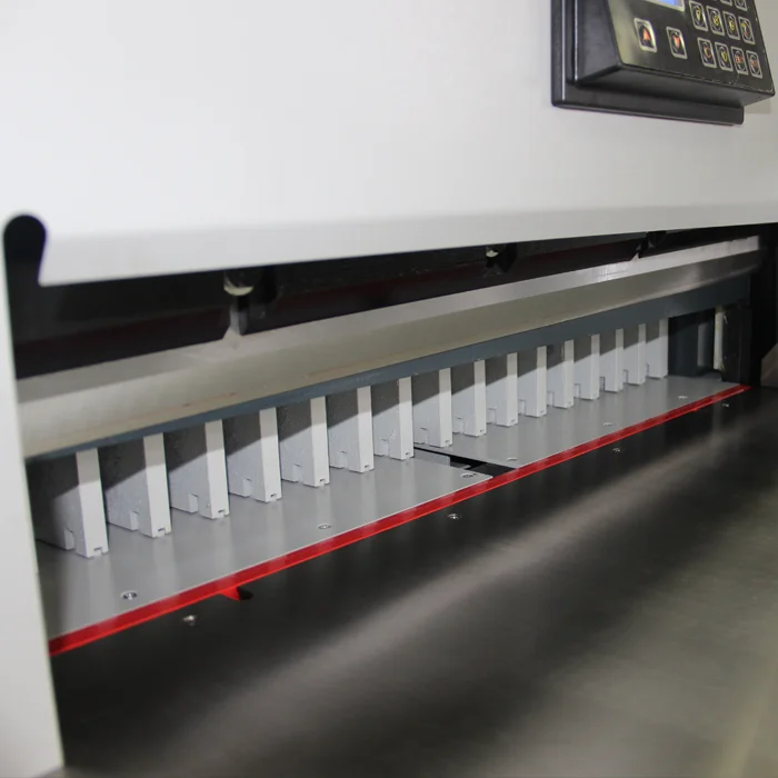 7208HD Big format industrial automatic paper cutter machine for post-printing