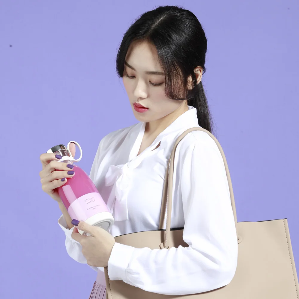 Custom Logo Mini Handheld Rechargeable 350ml Bottle Fruit Juice Mixer Cup Smoothie Mixer Fresh Juicer Portable Blender