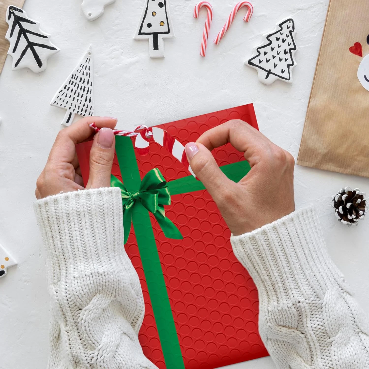 Christmas Poly Bubble Mailers Cushion Mailer Self Seal Holiday Themed Red Green Gift Packaging Envelope