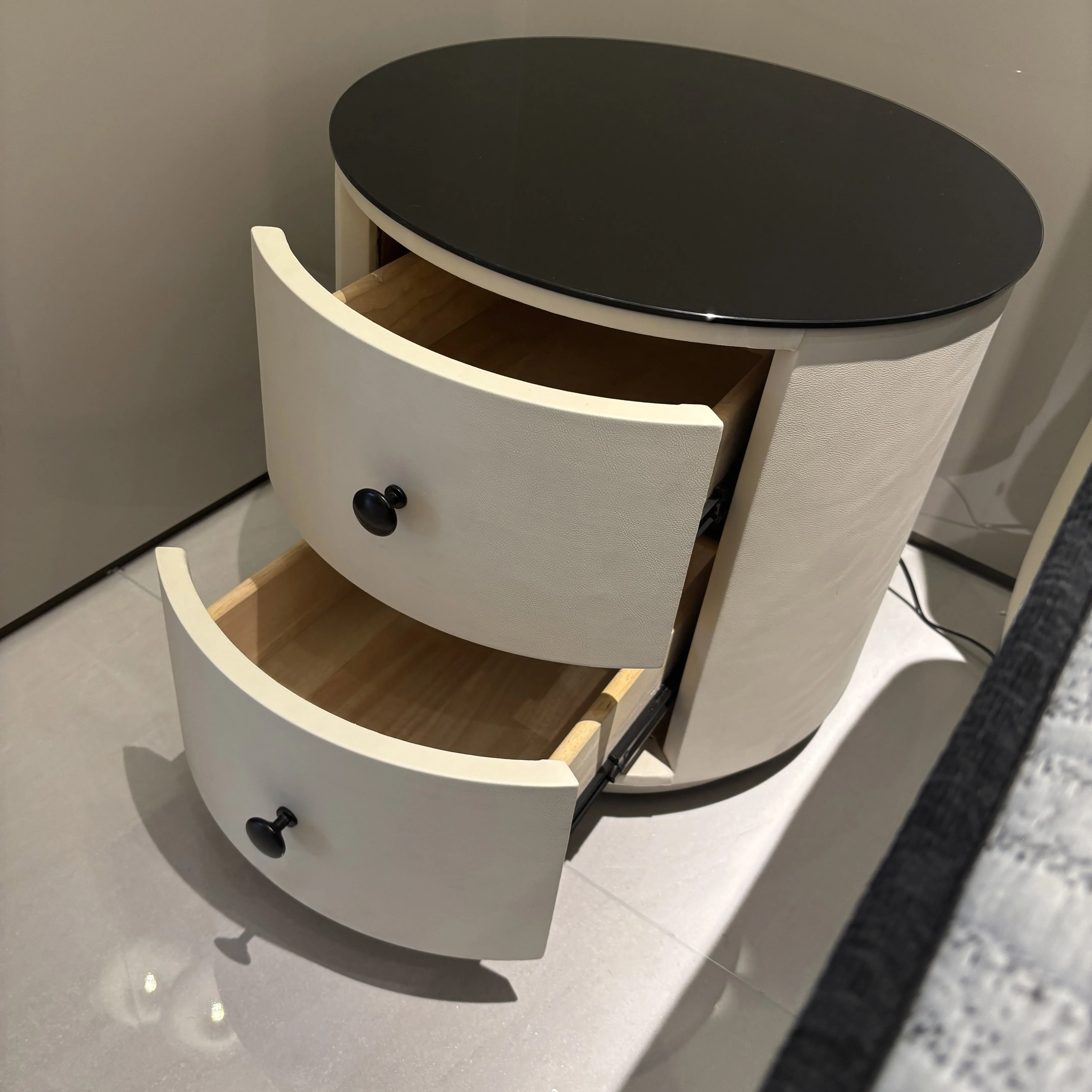Modern Luxury Leather Wood Nightstand Mirrored Bedside Table Extendable Drawers Home Furniture Apartment Use