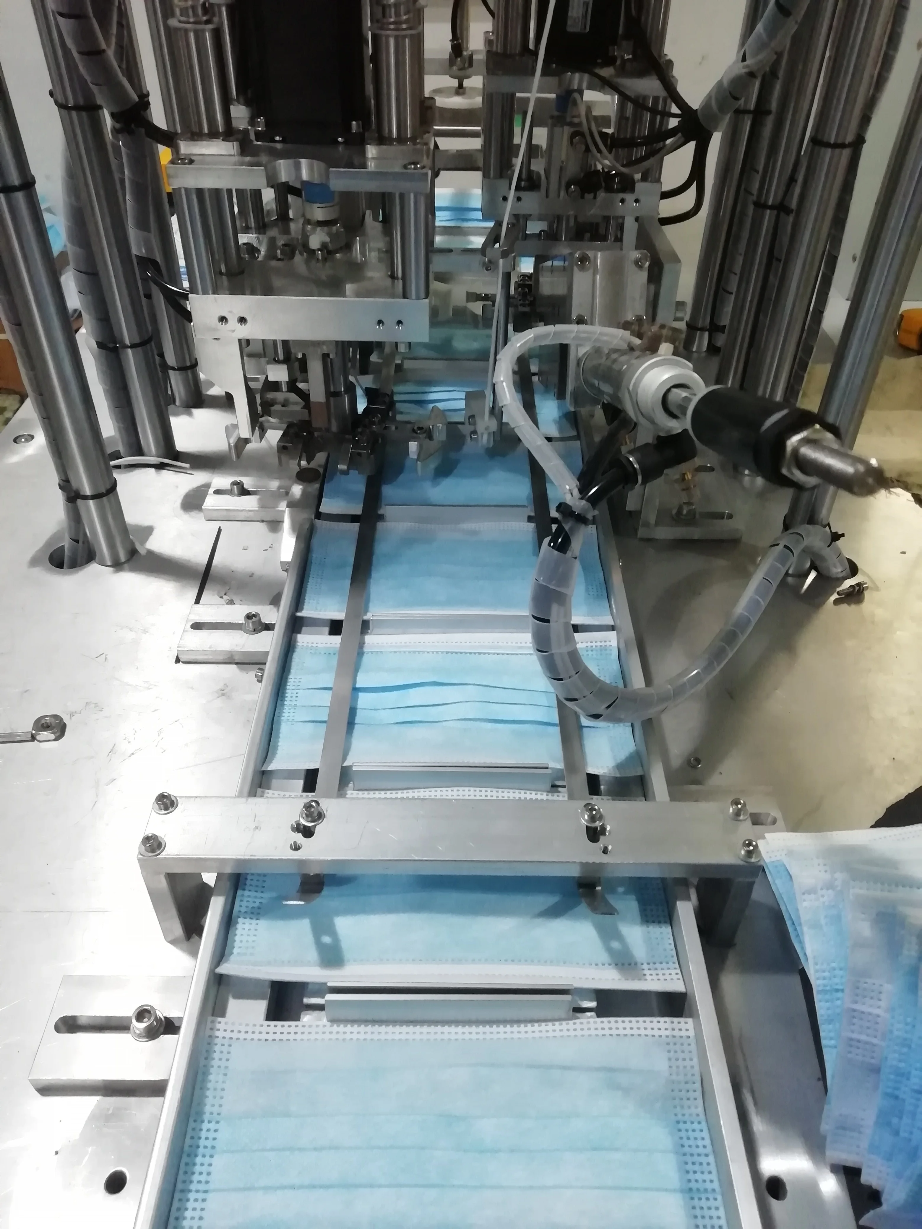 automatic high speed disposable 3 ply inner loop nonwoven inside earloop facial surgical dust face mask making machine