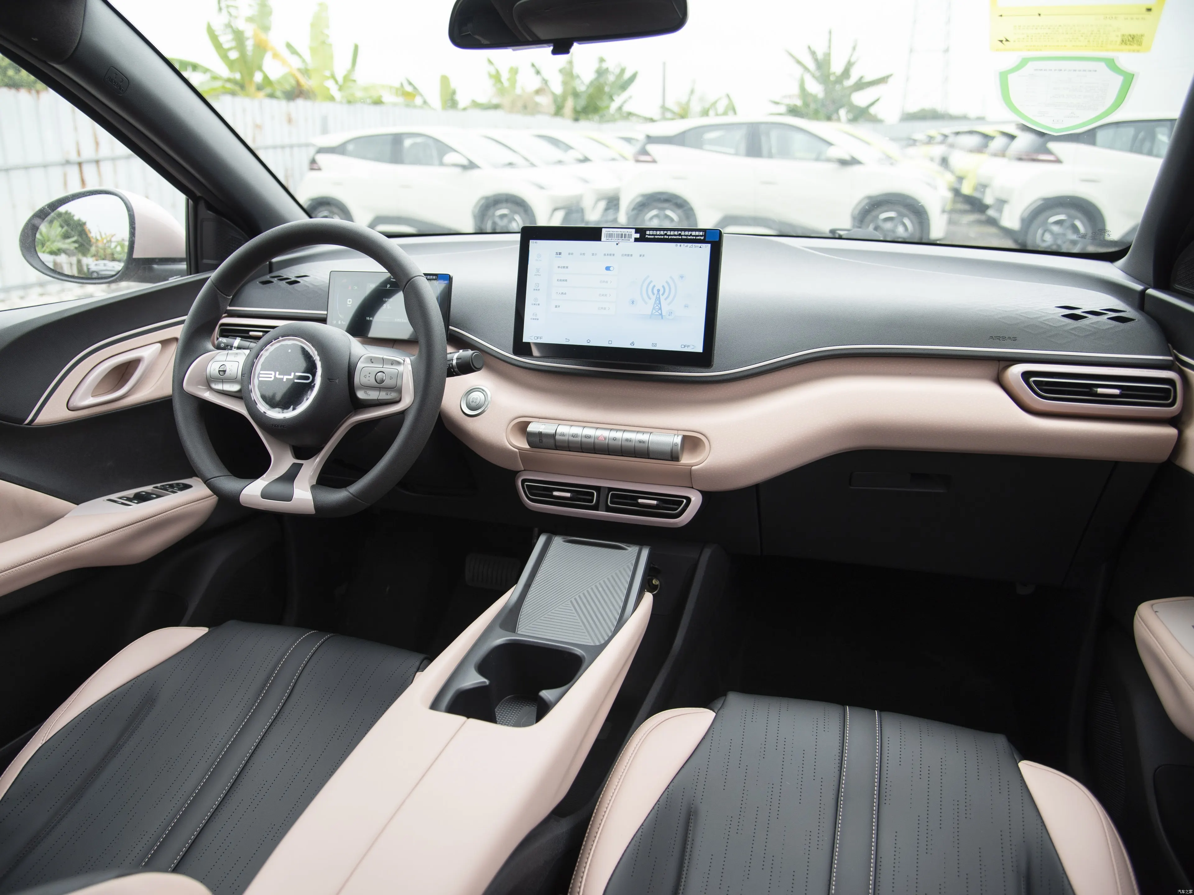 Byd цена автомобиля для взрослых Ev Чайка 2023 Бесплатная версия Сделано в Китае электрический автомобиль на солнечной батарее