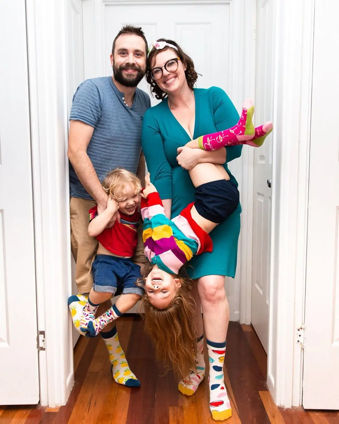 Uron reasonable price gym custom kids lace non slip kids socks