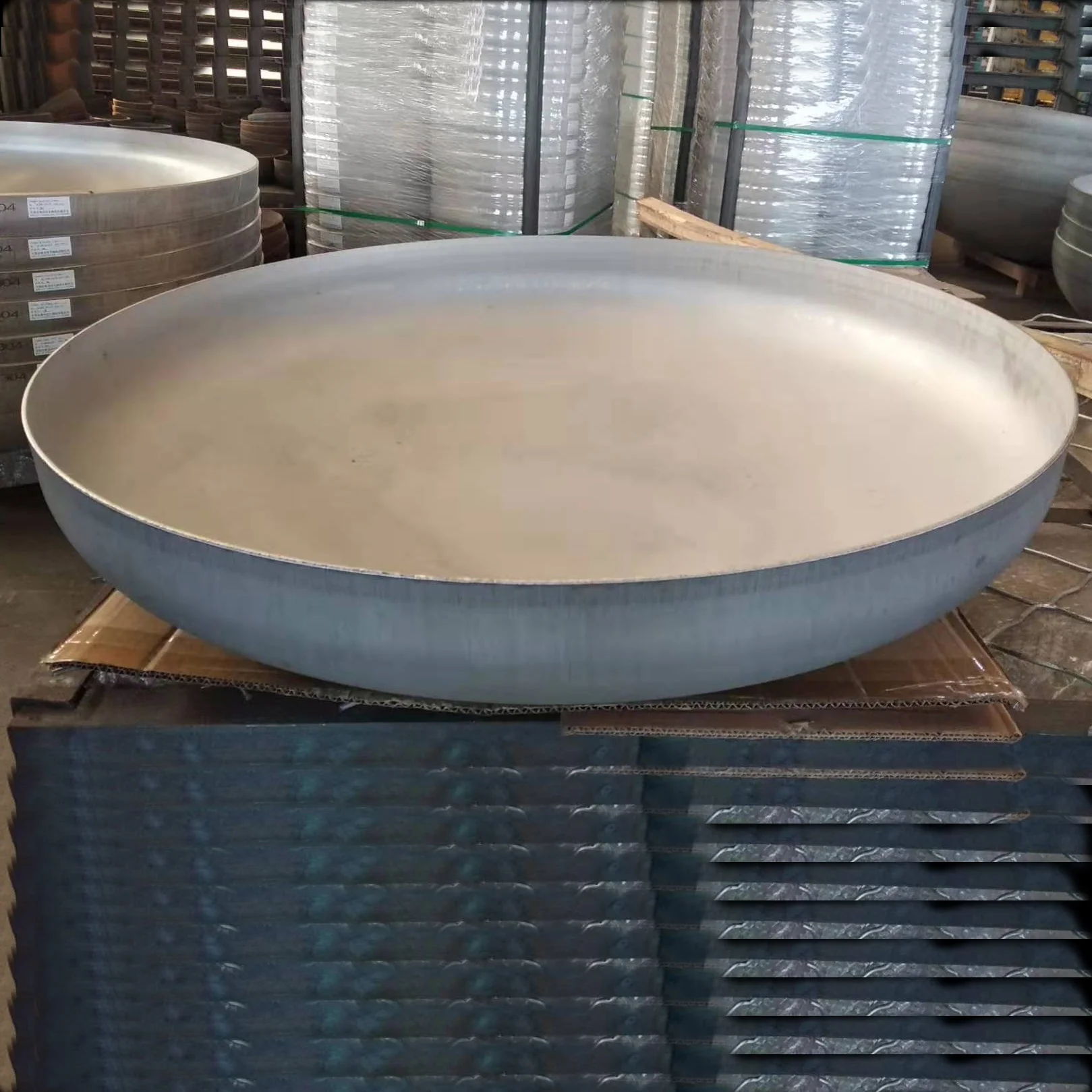 Pressure Vessel Tank Boiler Part Forged  Carbon Steel Dished Head with manhole