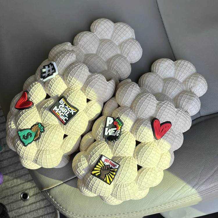 Bubble Slippers with shoe charm 2021 Unisex Fashion Outdoor EVA Clogs Women slippers Home Flip flops Massage Bubble Slides