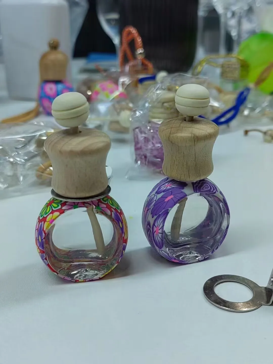 Car Vent Decoration Air Fragrance Glass Aroma Bottle Air Freshener 5ml Car Diffuser Bottle with Wooden Lid Wholesale