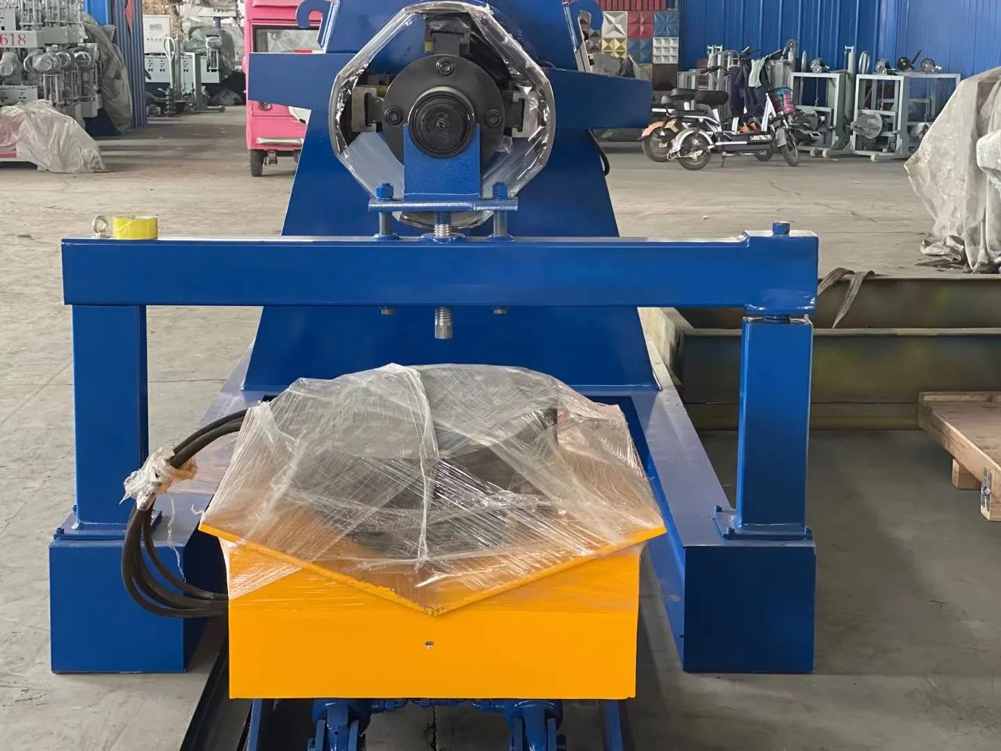 High quality full-automatic steel coil Hydraulic decoiler / uncoiler color steel unwinding machine