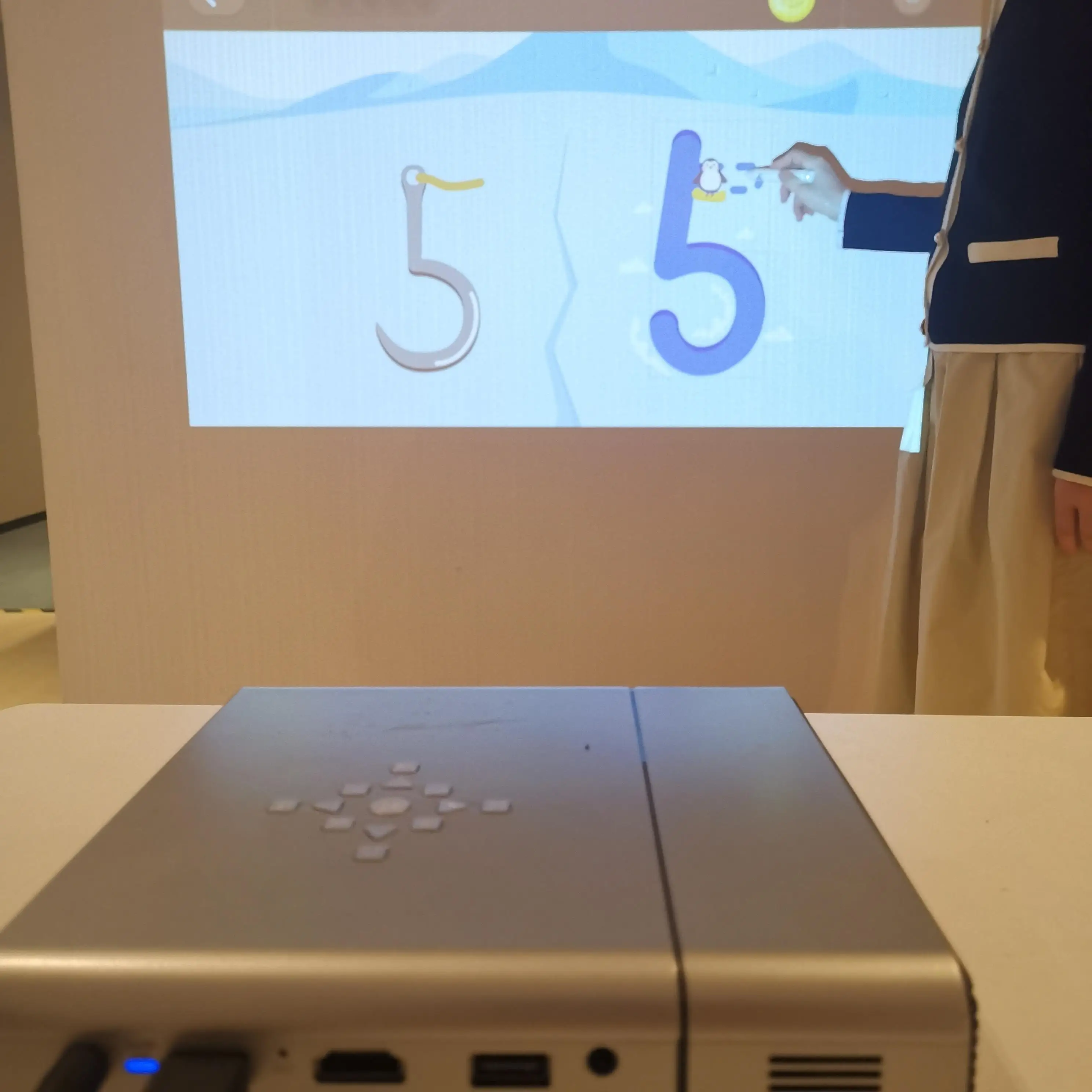 Умный проектор для дома vivicine t5 4k мини-проектор умный карманный ручка с сенсорным