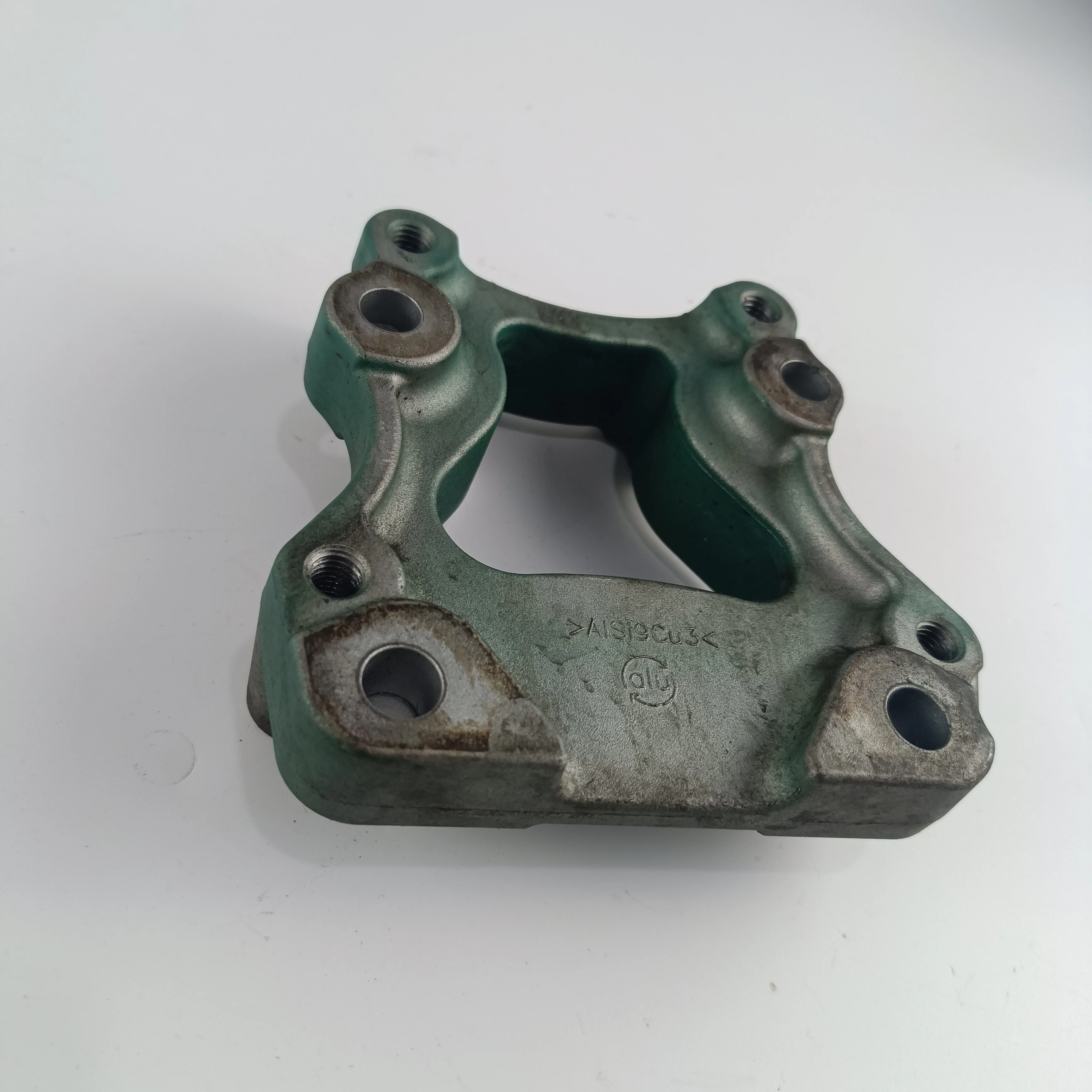 21569710/20578861 Heavy Duty European Auto Parts Truck Cabin Suspension Bracket for Volvo FH FM